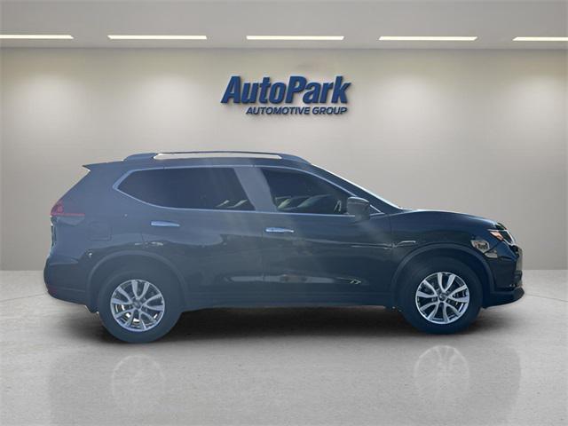 Photo of 2018 Magnetic Black Nissan Rogue