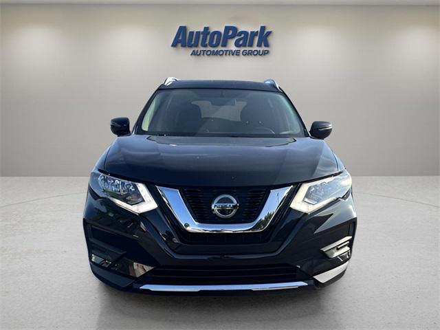 Photo of 2018 Magnetic Black Nissan Rogue