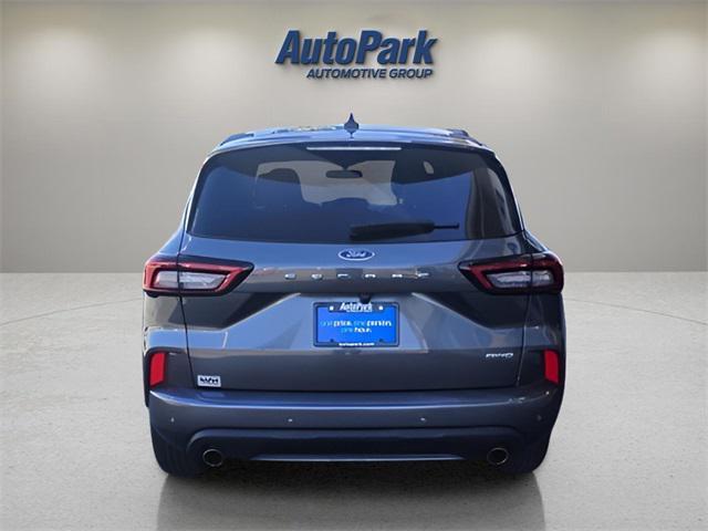 Photo of 2023 Carbonized Gray Metallic Ford Escape