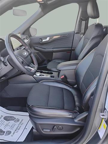Photo of 2023 Carbonized Gray Metallic Ford Escape