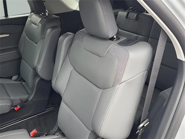 Photo of 2025 Space White Metallic Ford Explorer