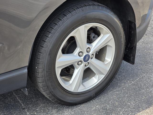 Photo of 2019 Magnetic Metallic Ford Edge