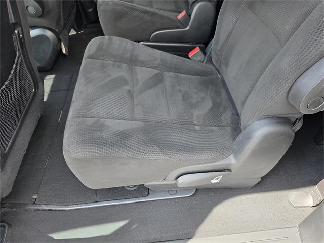 Photo of 2017 Octane Red Pearlcoat Dodge Grand Caravan