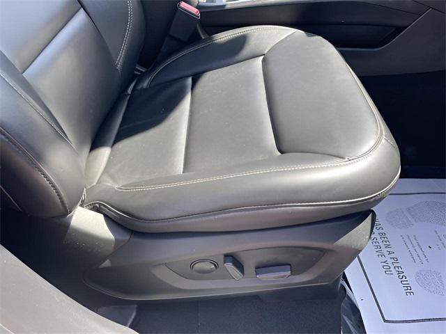 Photo of 2022 Oxford White Ford Explorer