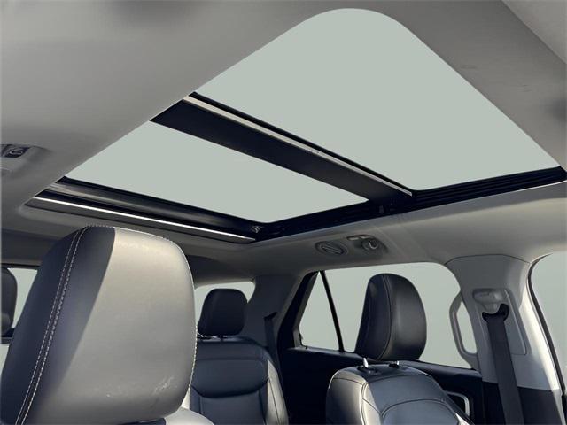 Photo of 2022 Oxford White Ford Explorer