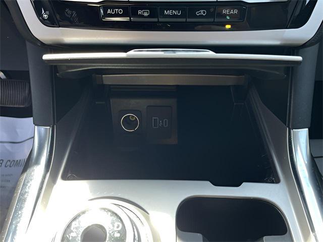 Photo of 2022 Oxford White Ford Explorer
