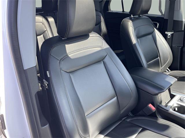 Photo of 2022 Oxford White Ford Explorer
