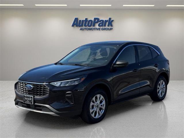 Photo of 2024 Agate Black Metallic Ford Escape