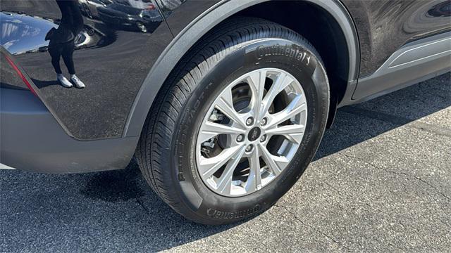 Photo of 2024 Agate Black Metallic Ford Escape