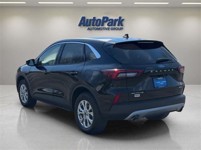 Photo of 2024 Agate Black Metallic Ford Escape