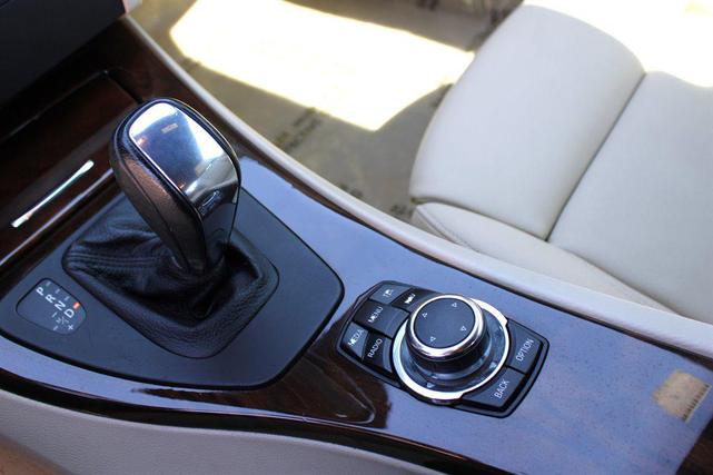 Photo of 2013 Mineral White Metallic BMW 335