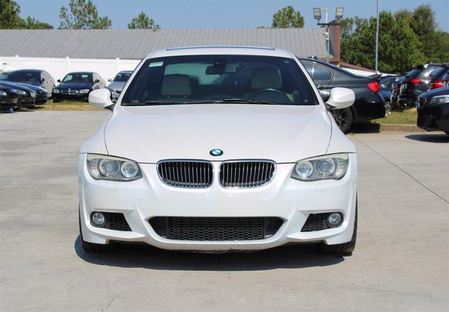 Photo of 2013 Mineral White Metallic BMW 335