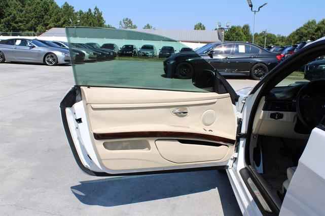 Photo of 2013 Mineral White Metallic BMW 335