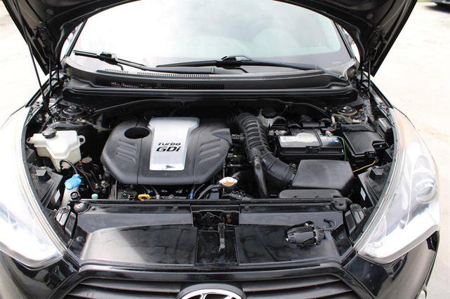 Photo of 2013 Ultra Black Hyundai Veloster
