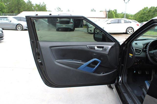 Photo of 2013 Ultra Black Hyundai Veloster