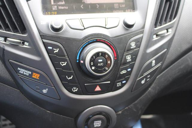 Photo of 2013 Ultra Black Hyundai Veloster