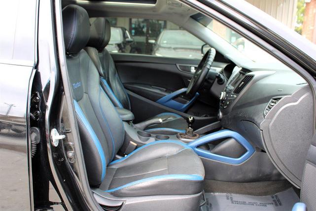 Photo of 2013 Ultra Black Hyundai Veloster