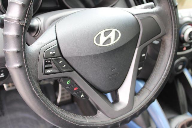 Photo of 2013 Ultra Black Hyundai Veloster