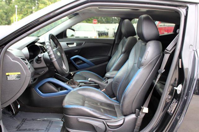 Photo of 2013 Ultra Black Hyundai Veloster