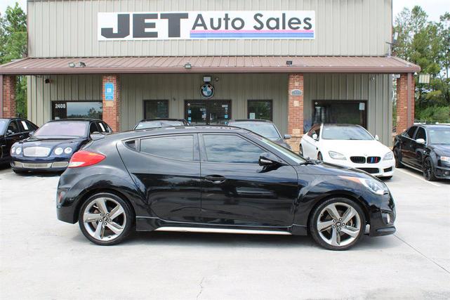 Photo of 2013 Ultra Black Hyundai Veloster
