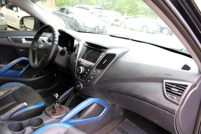 Photo of 2013 Ultra Black Hyundai Veloster