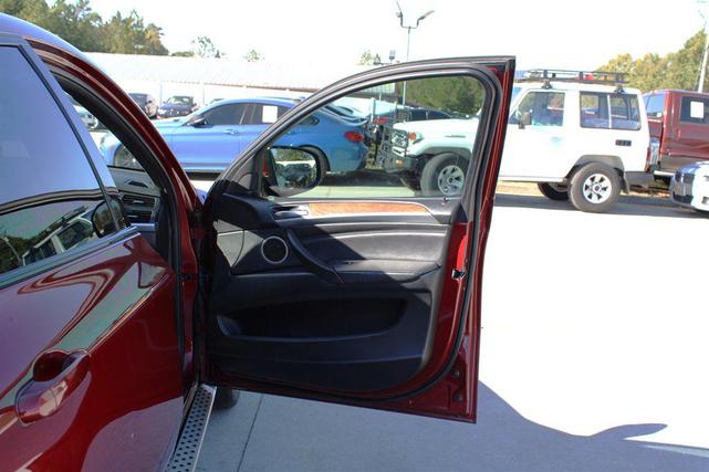 Photo of 2013 Vermilion Red Metallic BMW X6