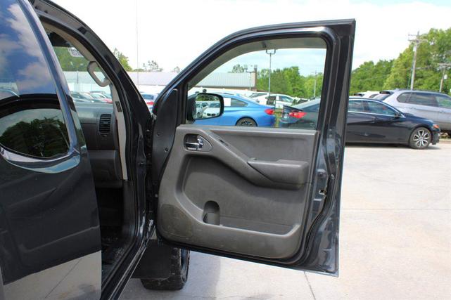Photo of 2013 Night Armor Nissan Frontier