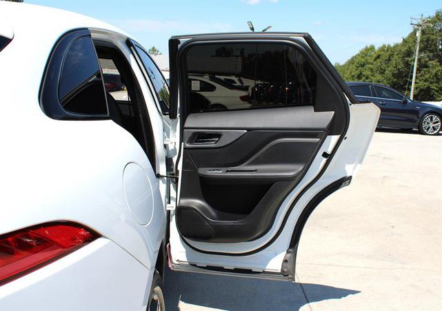 Photo of 2020 Fuji White Jaguar F-PACE