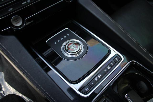 Photo of 2020 Fuji White Jaguar F-PACE
