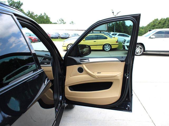 Photo of 2010 Carbon Black Metallic BMW X5 M