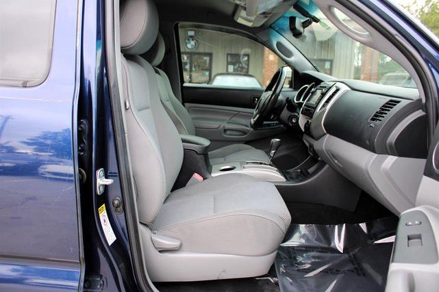 Photo of 2013 Nautical Blue Metallic Toyota Tacoma