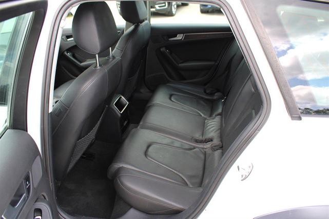 Photo of 2013 White Audi allroad