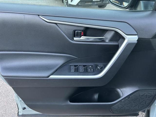 Photo of 2022 Lunar Rock Toyota RAV4