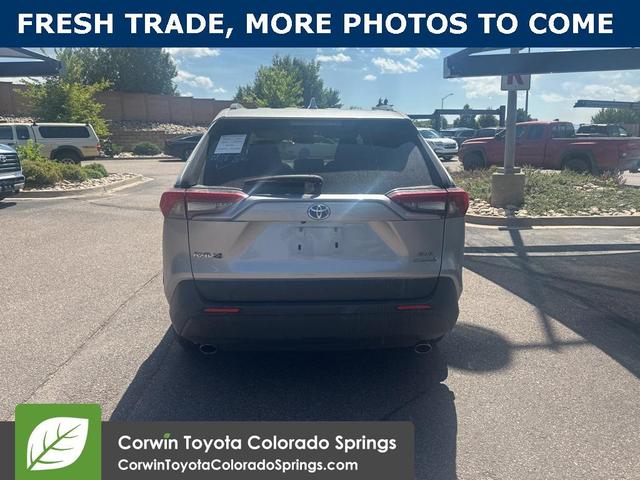 Photo of 2024 Silver Sky Metallic Toyota RAV4 Hybrid