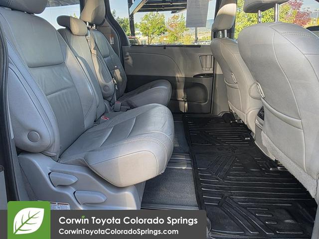 Photo of 2019 Predawn Gray Mica Toyota Sienna
