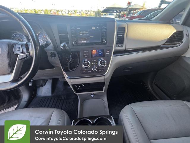 Photo of 2019 Predawn Gray Mica Toyota Sienna