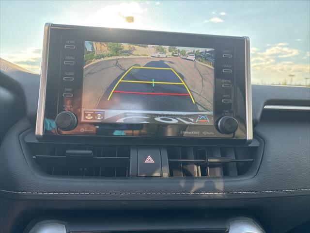 Photo of 2020 Super White Toyota RAV4 Hybrid