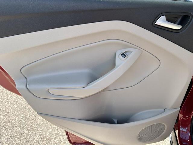 Photo of 2019 Ruby Red Metallic Tinted Clearcoat Ford Escape