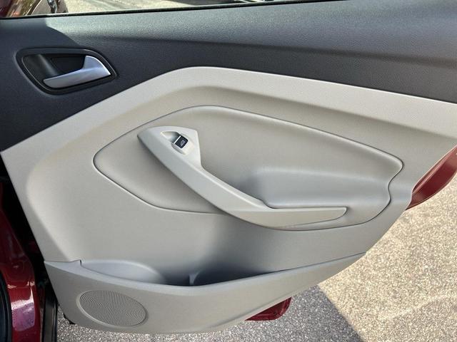Photo of 2019 Ruby Red Metallic Tinted Clearcoat Ford Escape