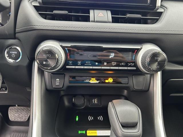 Photo of 2025 Ice Cap Toyota RAV4 Hybrid