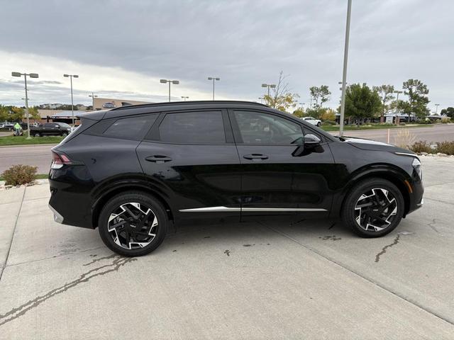 Photo of 2024 Ebony Black Kia Sportage