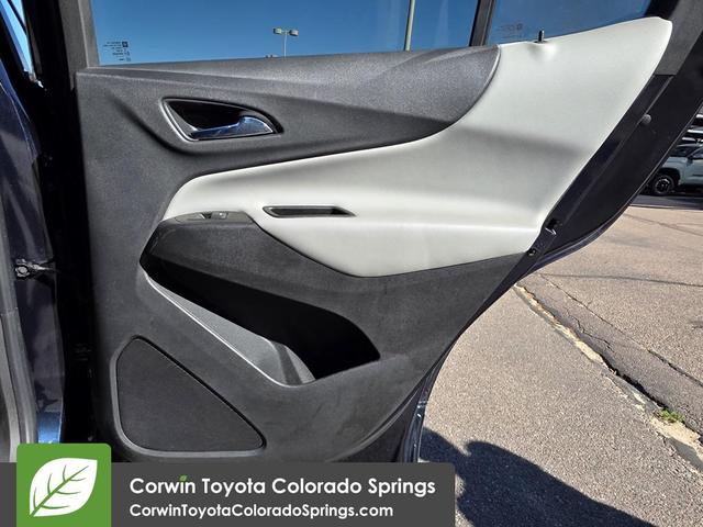 Photo of 2021 Midnight Blue Metallic Chevrolet Equinox