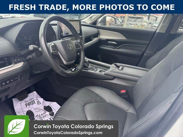 Photo of 2025 Wind Chill Pearl Toyota Grand Highlander