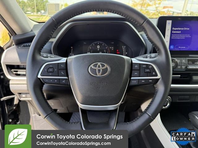 Photo of 2025 Midnight Black Metallic Toyota Grand Highlander