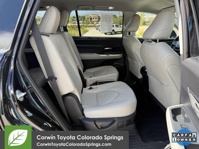 Photo of 2025 Midnight Black Metallic Toyota Grand Highlander