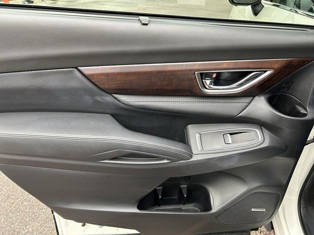 Photo of 2023 Crystal White Pearl Subaru Ascent