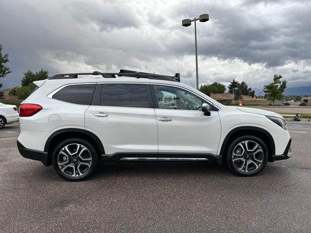 Photo of 2023 Crystal White Pearl Subaru Ascent