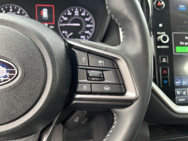 Photo of 2023 Crystal White Pearl Subaru Ascent