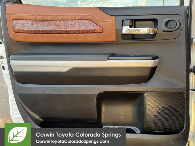 Photo of 2018 Super White Toyota Tundra