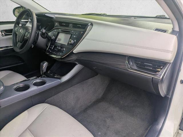 Photo of 2015 Blizzard Pearl Toyota Avalon